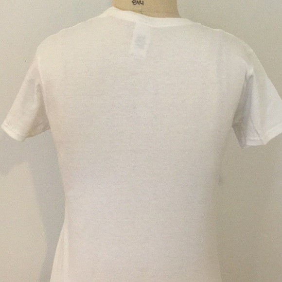 NWOT white cotton tee with mixed drinks, size small. - Picture 3 of 3